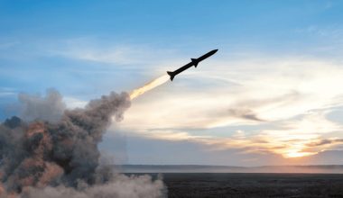 Βίντεο: H στιγμή της εκτόξευσης έξι ουκρανικών πυραύλων cruise Flamingo κατά ρωσικού εργοστασίου πυρομαχικών