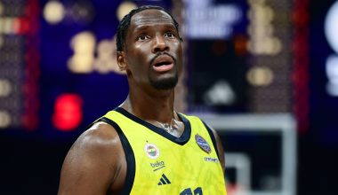 Παναθηναϊκός: Ανακοίνωσε την απόκτηση του Χέιζ Ντέιβις για τα επόμενα 2,5 χρόνια