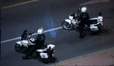 Συνελήφθη ανήλικος οδηγός με κλεμμένη μοτοσυκλέτα μετά από καταδίωξη στο κέντρο της Αθήνας