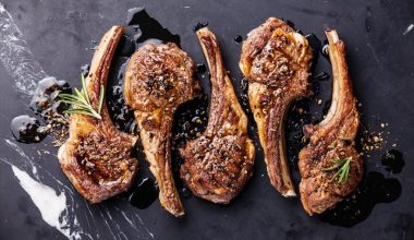 Για να φάτε χωρίς τύψεις: Δείτε πόσες θερμίδες έχουν τα φαγητά της Τσικνοπέμπτης