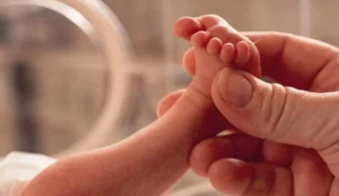 Φρίκη στη Γαλλία: Δύο βρέφη εντοπίστηκαν νεκρά σε καταψύκτη – Συνελήφθη η μητέρα