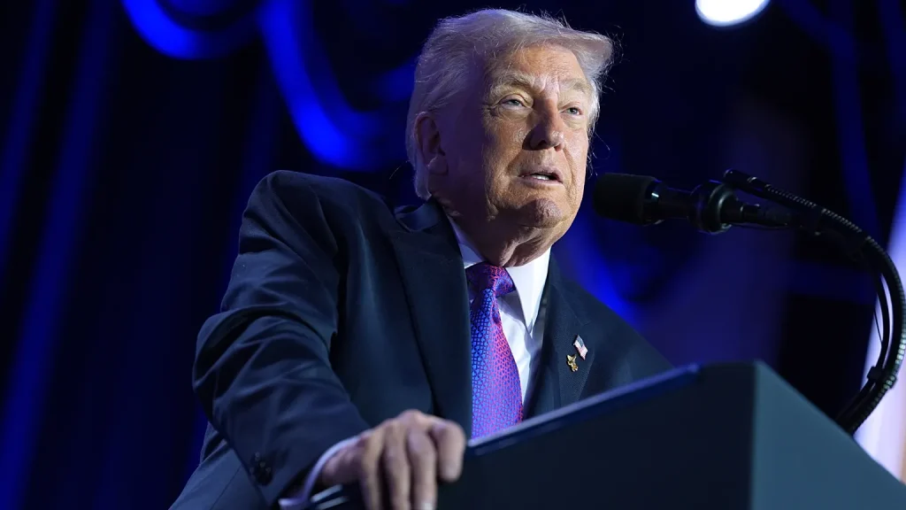 Financial Times: Ο Ν.Τραμπ εξετάζει το ενδεχόμενο να μειώσει τους δασμούς σε προϊόντα χάλυβα και αλουμινίου