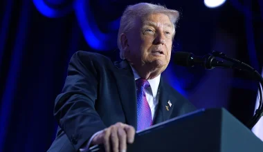 Financial Times: Ο Ν.Τραμπ εξετάζει το ενδεχόμενο να μειώσει τους δασμούς σε προϊόντα χάλυβα και αλουμινίου