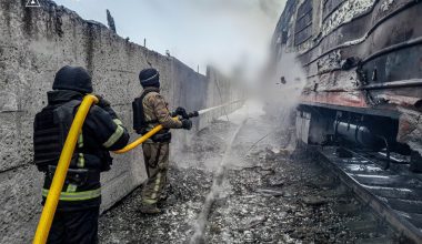 Οι ρωσικές δυνάμεις κτύπησαν με UAV ουκρανικές σιδηροδρομικές υποδομές στο Σούμι: Δείτε βίντεο