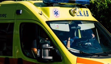 Λούτσα: Όχημα που οδηγούσε 15χρονος εξετράπη και τραυμάτισε ανήλικους – Νεκρός ο οδηγός