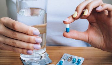 Αυτά είναι τα πασίγνωστα χάπια που μπορούν να καταστρέψουν δόντια και εμφυτεύματα