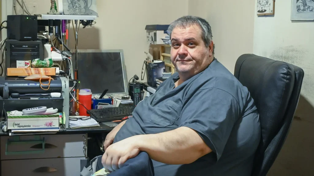 Συγκλονίζει ο Κ.Μακέδος για τη «μάχη» του με τη παχυσαρκία: «Δεν μπορώ να κουνηθώ – Όλα λειτουργούν με τηλεκοντρόλ»