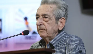 «Έφυγε» από τη ζωή ο δημοσιογράφος και πρώην πρόεδρος της ΕΣΗΕΑ Αριστείδης Μανωλάκος