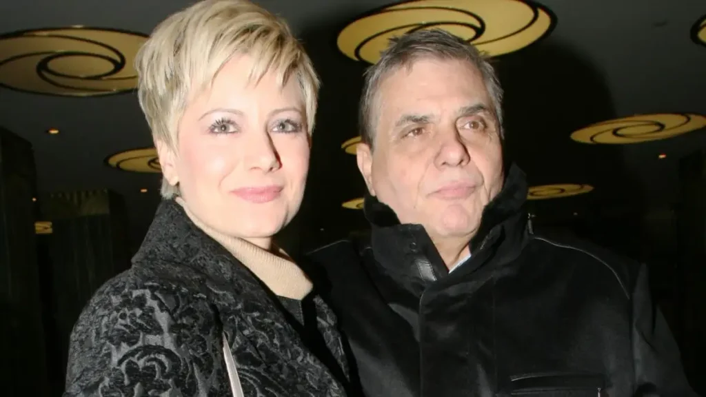 Μ.Καρρά: Η πρώτη εμφάνιση στην Ελλάδα της χήρας του Γ.Τράγκα μετά τον θάνατό του (βίντεο)