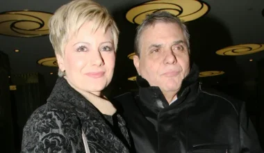 Μ.Καρρά: Η πρώτη εμφάνιση στην Ελλάδα της χήρας του Γ.Τράγκα μετά τον θάνατό του (βίντεο)