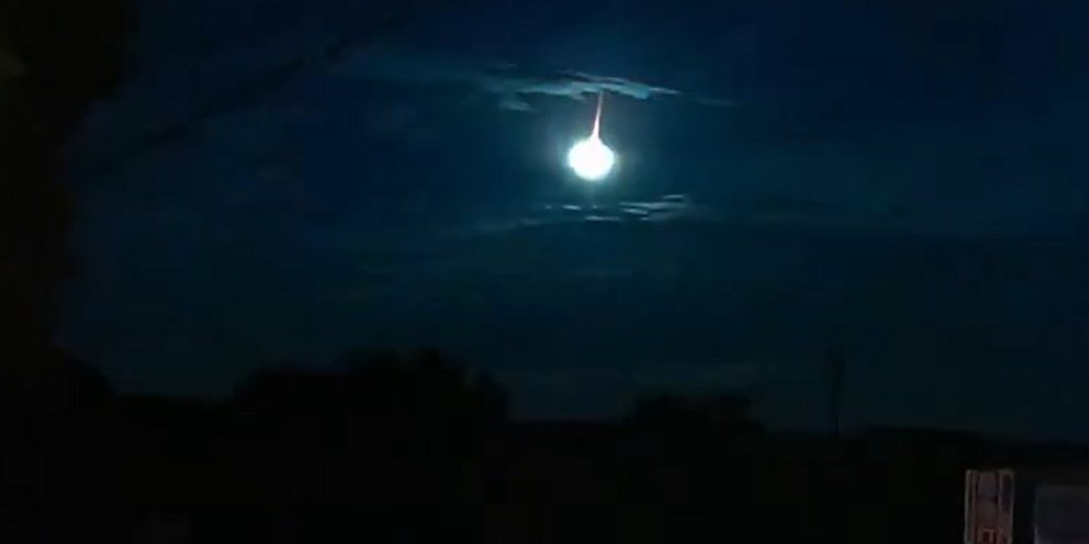 ΗΠΑ: Η στιγμή που «πύρινη σφαίρα» «σχίζει» τον ουρανό με μεγάλη ταχύτητα (βίντεο)
