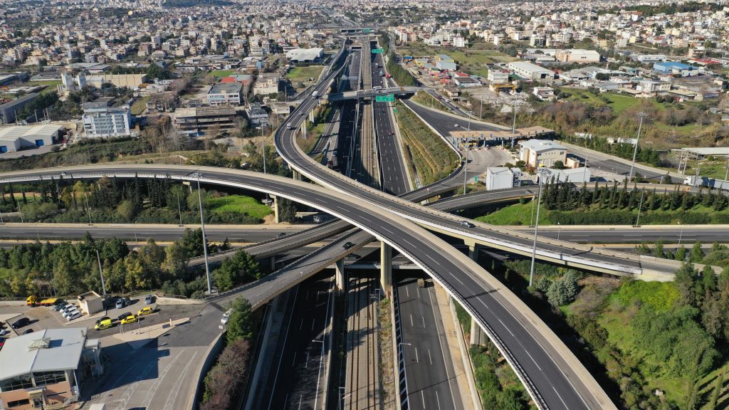 Κυκλοφοριακές ρυθμίσεις στην Αττική Οδό: Κλειστό το ρεύμα προς Αεροδρόμιο από την Ελευσίνα έως το Αιγάλεω