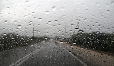 Με τοπικές βροχές και καταιγίδες ο καιρός την Κυριακή – Η πρόγνωση για όλη τη χώρα