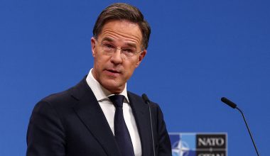 Μ.Ρούτε: «Θα κερδίσουμε κάθε πόλεμο με τη Ρωσία αν μας επιτεθεί τώρα»