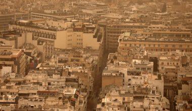 Η αφρικανική σκόνη «έπνιξε» την Αθήνα: Δείτε εικόνες