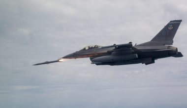 Οι Ουκρανοί χρησιμοποιούν πύραυλο α/α AIM-120 Amraam για να καταρρίψυουν ένα Geran-2!