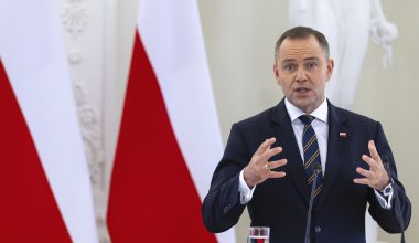 Πρόεδρος Πολωνίας: «Πρέπει να αναπτύξουμε τα δικά μας πυρηνικά όπλα»