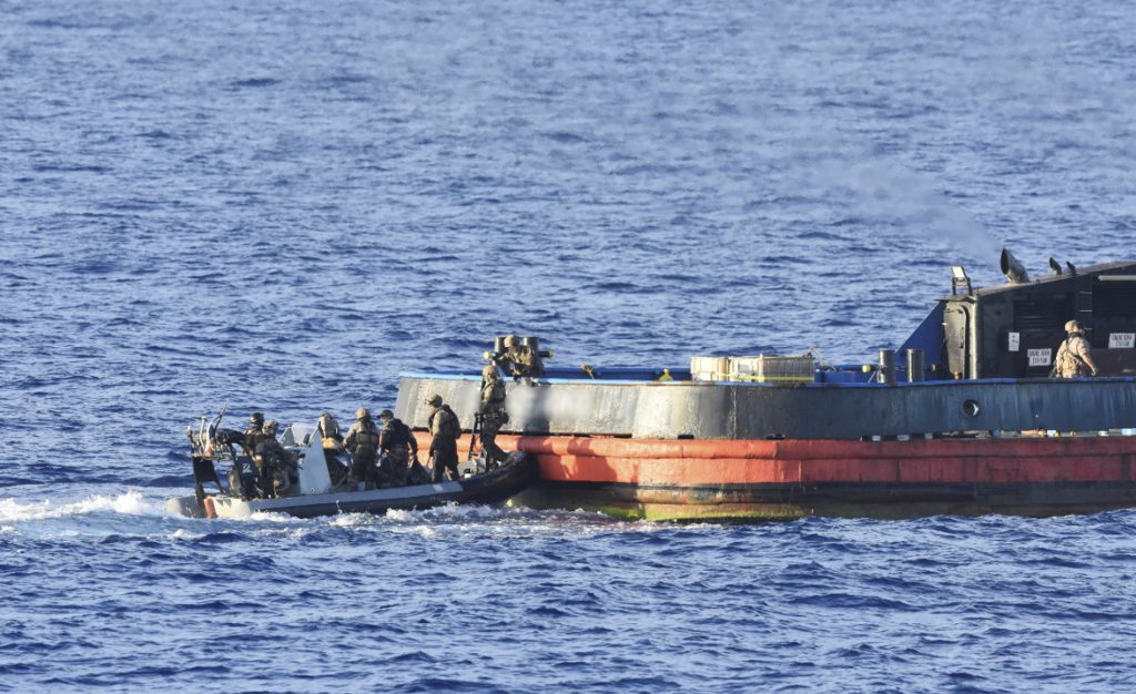 Το γαλλικό Ναυτικό κατάσχεσε 2,4 τόνους κοκαΐνης στον Ειρηνικό (φώτο)