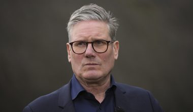 Ο Κ.Στάρμερ προτρέπει τα ευρωπαϊκά μέλη του ΝΑΤΟ να ενισχύσουν την «σκληρή ισχύ»