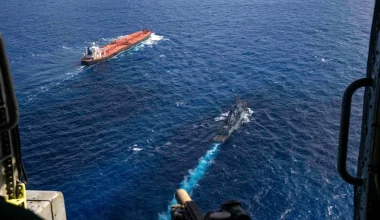 Ινδικός Ωκεανός: Ρεσάλτο των αμερικανικών δυνάμεων στο τάνκερ Veronica III – Δείτε βίντεο