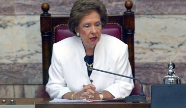 «Έφυγε» από τη ζωή σε ηλικία 92 ετών η πρώην πρόεδρος της Βουλής Άννα Μπενάκη-Ψαρούδα