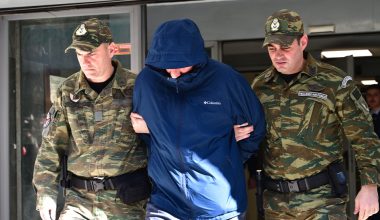 Ο «κατάσκοπος», οι απόστρατοι, το Γκουαντάναμο και γιατί το ΥΠΕΞ «κάνει τον Κινέζο» με την Κίνα