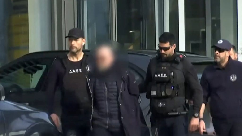 Φονική έκρηξη στη Βιολάντα: Ξεσπούν οι συγγενείς των θυμάτων κατά του ιδιοκτήτη – «Να πάει μέσα»