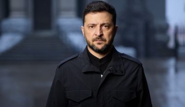 Ο Β.Ζελένσκι προσβάλει δημόσια τον Β.Όρμπαν για άλλη μία φορά