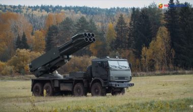 Το σύστημα κατευθυνόμενων βλημάτων εδάφους-εδάφους μακρού βεληνεκούς Sarma άρχισε να παράγεται για το ρωσικό Στρατό