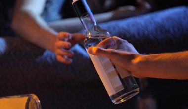 Στο νοσοκομείο Ρεθύμνου 17χρονος μετά από κατανάλωση αλκοόλ