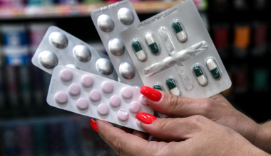 Ξεκινά η δωρεάν διάθεση των Φαρμάκων Υψηλού Κόστους από τα φαρμακεία της γειτονιάς – Ποια η διαδικασία