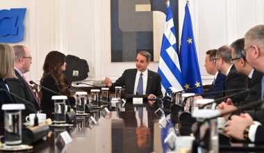 Έπεσαν οι υπογραφές με την Chevron: Παρούσα ήταν και η Αμερικανίδα πρέσβης Κ.Γκιλφόιλ