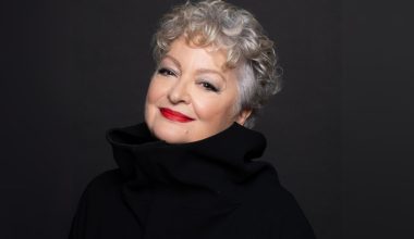 Τάνια Τσανακλίδου: Εμφανίστηκε υποβασταζόμενη με μπαστούνι στη σκηνή – Έκλαιγε από τους πόνους