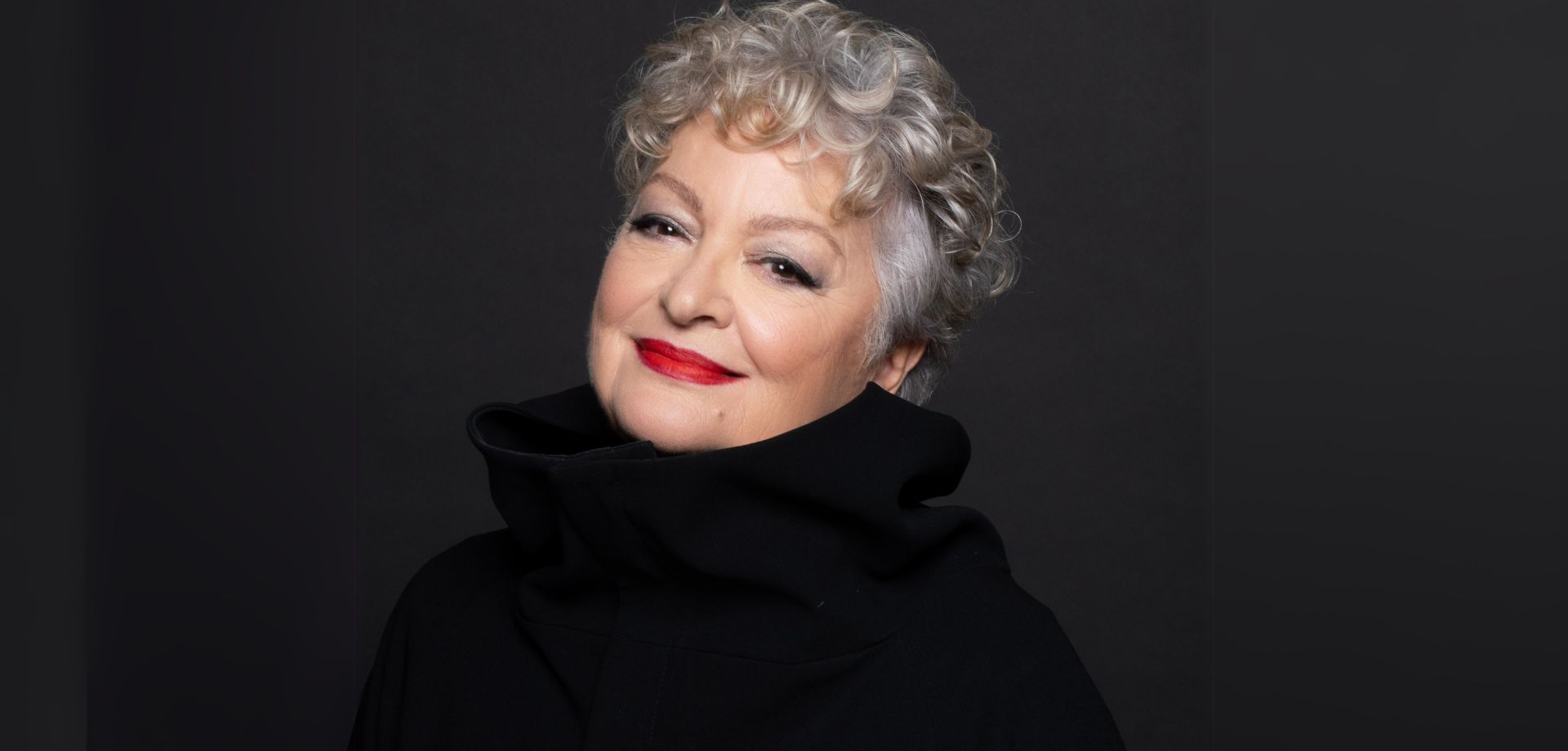 Τάνια Τσανακλίδου: Εμφανίστηκε υποβασταζόμενη με μπαστούνι στη σκηνή – Έκλαιγε από τους πόνους