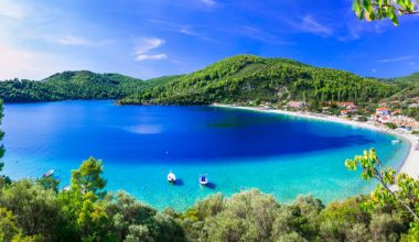 Η Σκόπελος στη λίστα με τους κορυφαίους προορισμούς του κόσμου για «slow travel» το 2026!