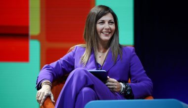 Τουρκικά ΜΜΕ για Σ.Ζαχαράκη: «Η υπουργός Παιδείας της Ελλάδας που θύμιζε μοντέλο»