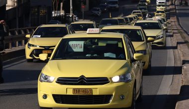 Χωρίς ταξί η Αττική: Τριήμερο «χειρόφρενο» τραβούν οι οδηγοί