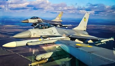 Βετεράνοι πιλότοι από ΗΠΑ και Ολλανδία πετούν τα ουκρανικά F-16