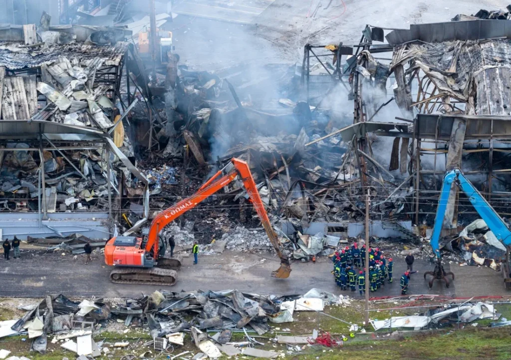 Στο «φως» νέα βίντεο ντοκουμέντα από την στιγμή της φονικής έκρηξης στο εργοστάσιο της Βιολάντα