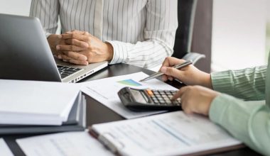 Φορολογικές δηλώσεις: Νέο έντυπο Ε3 για τους μη μισθωτούς με «κλειδωμένες» δαπάνες και αυξημένο ελάχιστο φόρο