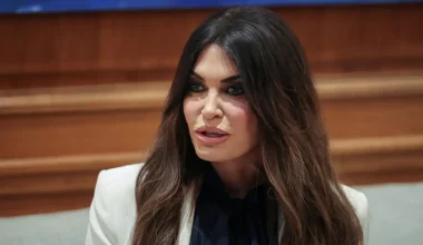 Κ.Γκιλφόιλ: «Είμαι στην Ελλάδα για να αντισταθώ πολύ επιθετικά στα κινεζικά συμφέροντα»