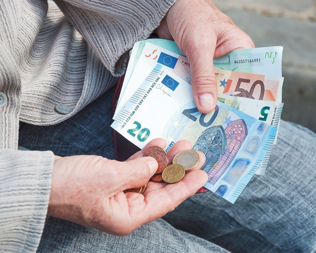 e-ΕΦΚΑ: Οι ημερομηνίες καταβολής των συντάξεων Μαρτίου