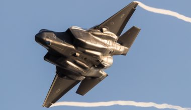 Το Ισραήλ περιμένει το αμερικανικό «πράσινο φως» για να χτυπήσει το Ιράν