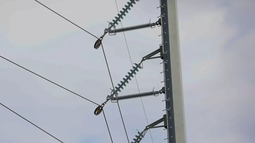 Τραγωδία στη Βάρη: Δύο νεαροί άνδρες έχασαν τη ζωή τους από ηλεκτροπληξία