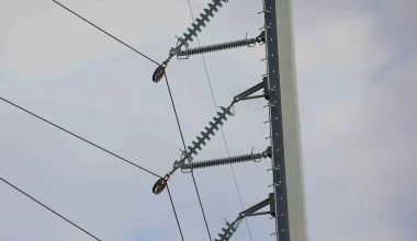 Τραγωδία στη Βάρη: Δύο νεαροί άνδρες έχασαν τη ζωή τους από ηλεκτροπληξία