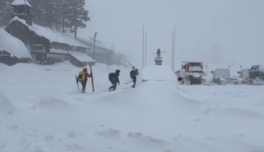 Καλιφόρνια: Σε εξέλιξη επιχείρηση για δέκα αγνοούμενους σκιέρ μετά από χιονοστιβάδα (βίντεο)