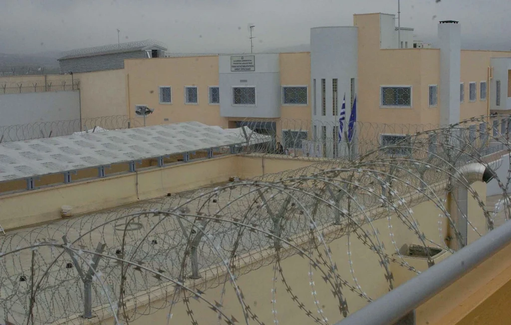 Φυλακές Δομοκού: «Πώς μπορεί να δολοφονείται κάποιος μπροστά σου και να μη δεις;»