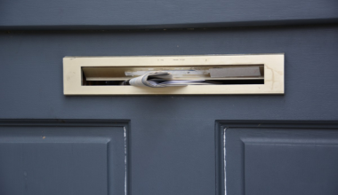 Δείτε τι σημαίνει και τι πρέπει να κάνετε αν βρείτε ένα λευκό φύλλο χαρτιού στο γραμματοκιβώτιο