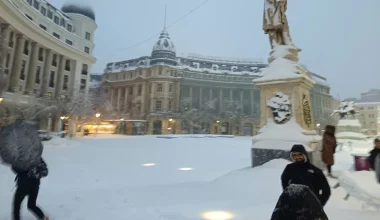 Ρουμανία: Κλειστά τα σχολεία και τα αεροδρόμια λόγω χιονοθύελλας – Χωρίς ρεύμα οι πολίτες (φώτο)
