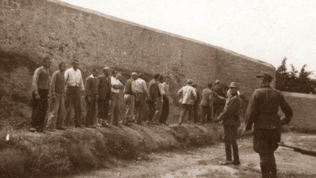 Πόσο εκτιμούν οι συλλέκτες τις 12 φωτογραφίες από την εκτέλεση των 200 Ελλήνων στην Καισαριανή